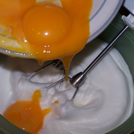 Krok 3 - Jajo i szpinaki nie tylko, czyli bardzo sycący omlet :) foto