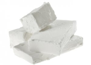 Jak pokroić ser feta w idealną kostkę? foto