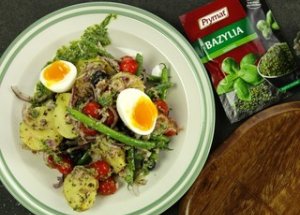 Jak przygotować sałatkę nicejską? + Przepis na jajko na miękko. foto