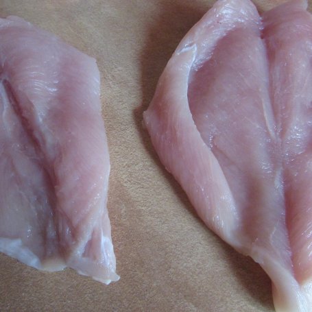 Krok 1 - Jak smacznie nafaszerować mięso, czyli pierś z ricottą i pieczarkami foto