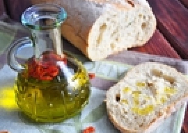 Jak urozmaicić zwykłą oliwę z oliwek by smakowała lepiej? foto