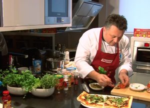 Jak wzbogacić smak pizzy? foto