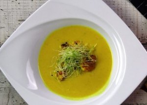 Jak zrobić kremową zupę kalafiorową? foto