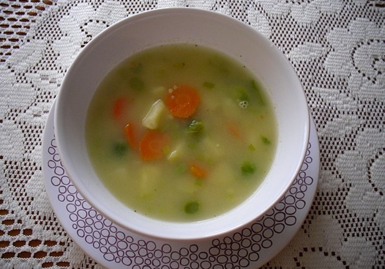 Jarzynowa zupa z kaszą jaglaną foto