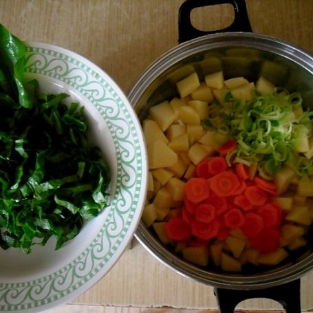 Krok 1 - Jarzynowa zupa ze szczawiem foto