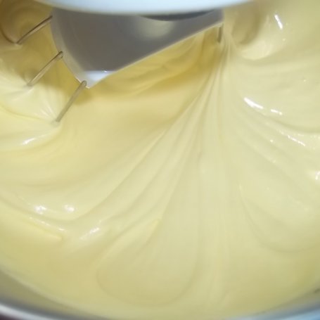 Krok 1 - Jasny biszkopt z 4 jajek foto