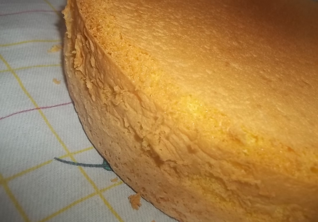 Jasny biszkopt z 4 jajek foto