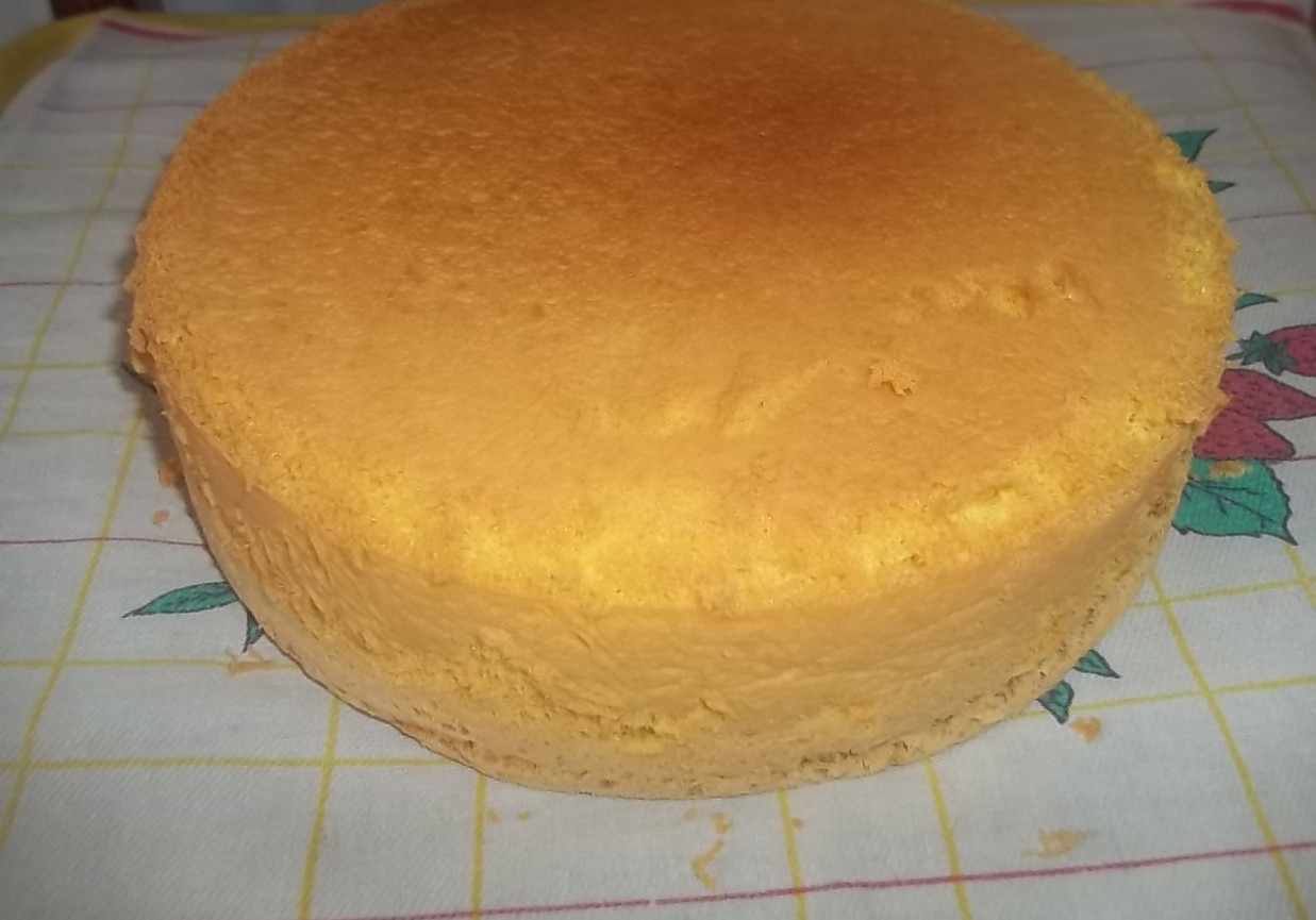 Jasny biszkopt z 4 jajek foto