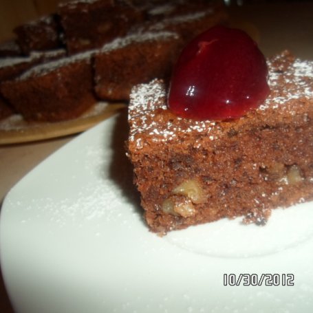 Krok 3 - Jedno brownie, kilka brownies... ważne, że z orzechami! foto