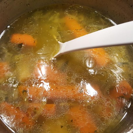 Krok 6 - Jesienna, rozgrzewająca zupa  z warzywami foto