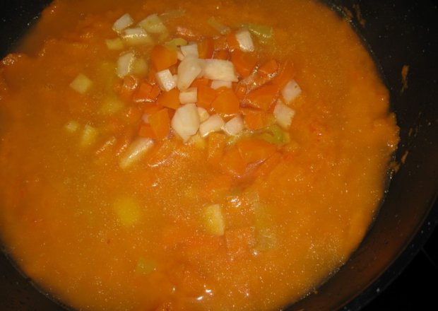 Fotografia przedstawiająca Jesienna rozgrzewajaca zupa