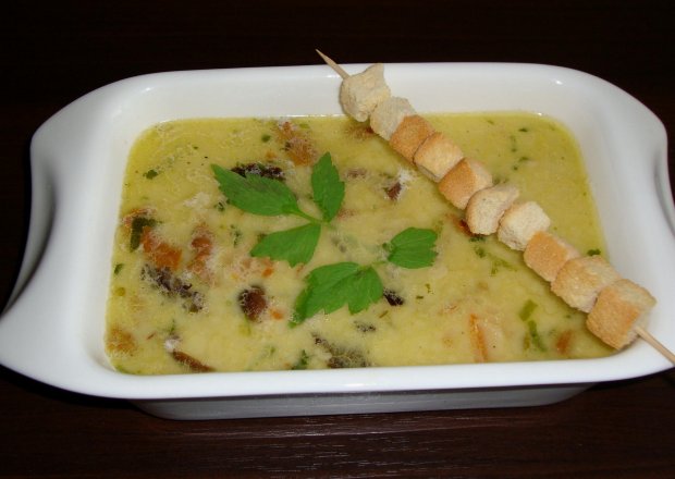 Fotografia przedstawiająca Jesienna zupa grzybowa
