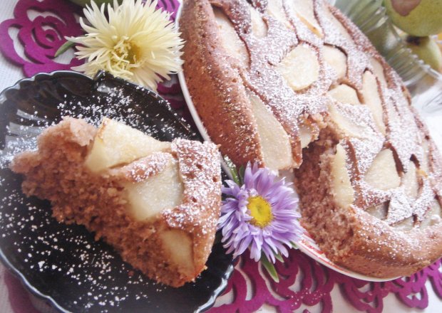 Fotografia przedstawiająca Jesienne ciasto z gruszkami i cynamonem