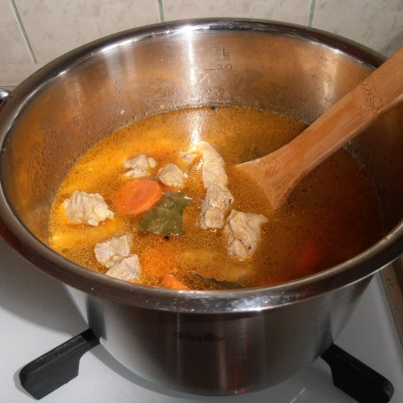 Krok 2 - Jesienny gulasz z mięsem, dynią i fasolą foto