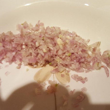 Krok 4 - Jesiotr z gołąbkami z borowikowym duxelle i purée ziemniaczanym foto