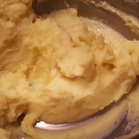 Krok 8 - Jesiotr z gołąbkami z borowikowym duxelle i purée ziemniaczanym foto
