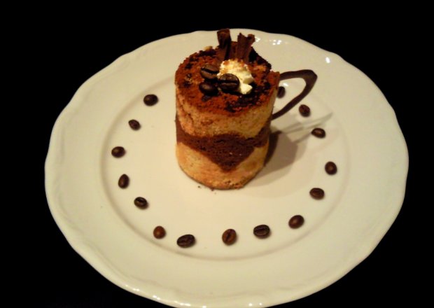 Fotografia przedstawiająca Joconde cake, czyli pomysł na Tiramisu.
