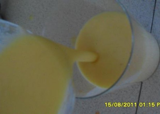 Fotografia przedstawiająca Jogurt bananowo mandarynkowy