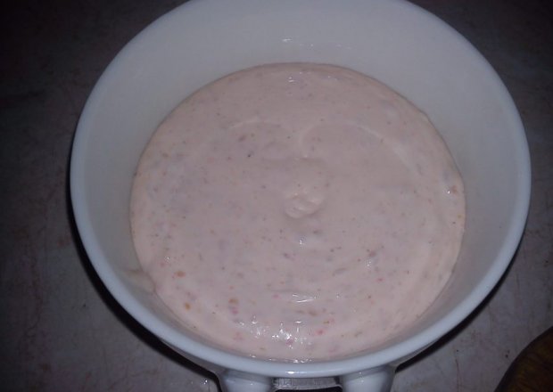 Fotografia przedstawiająca jogurt malinowo truskawkowy
