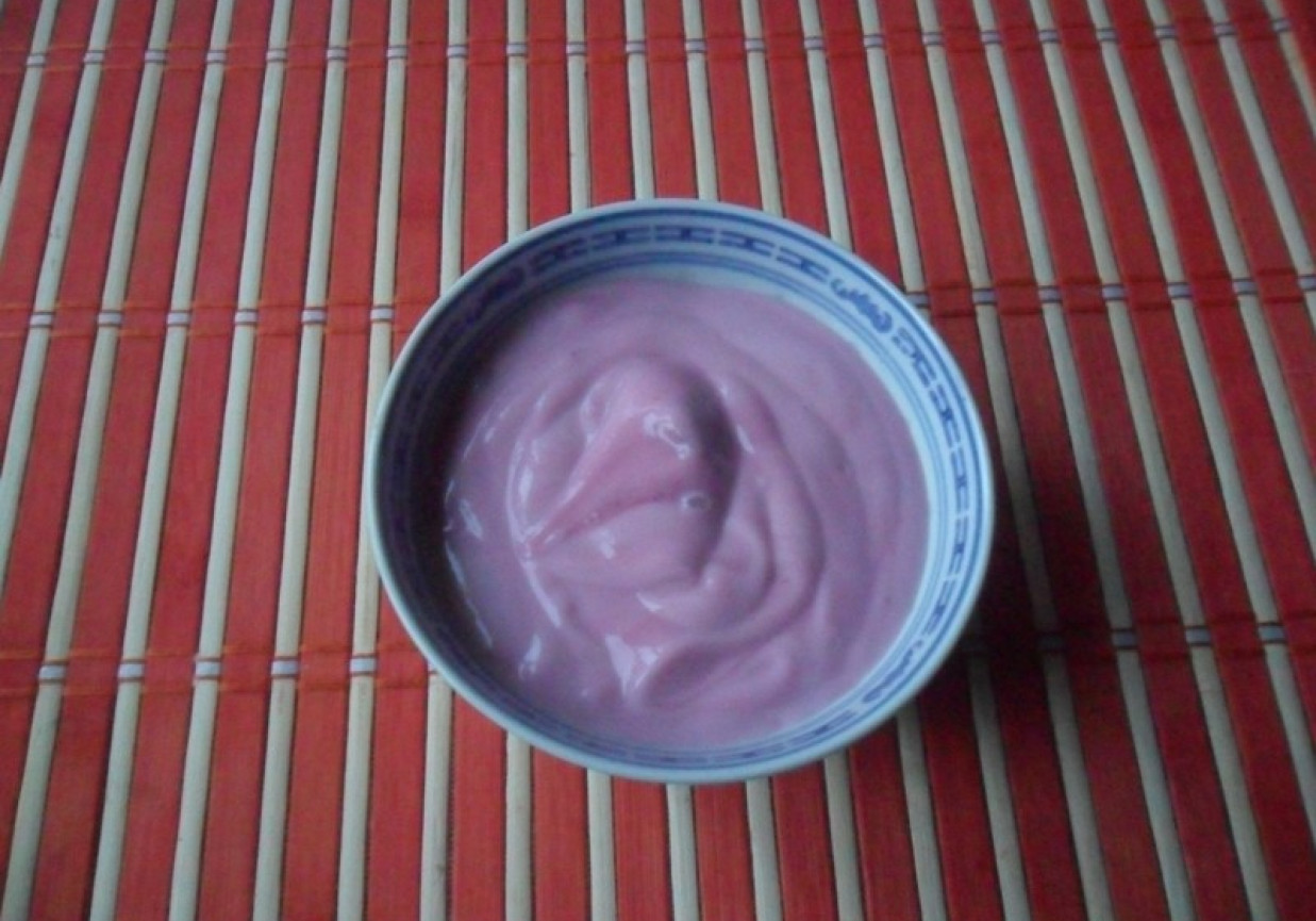 Jogurt naturalny z galaretką owocową foto