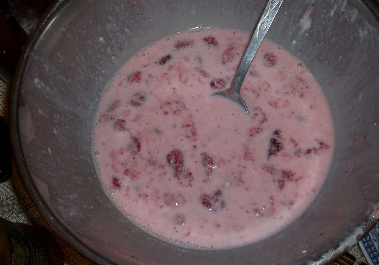 jogurt poziomkowy foto