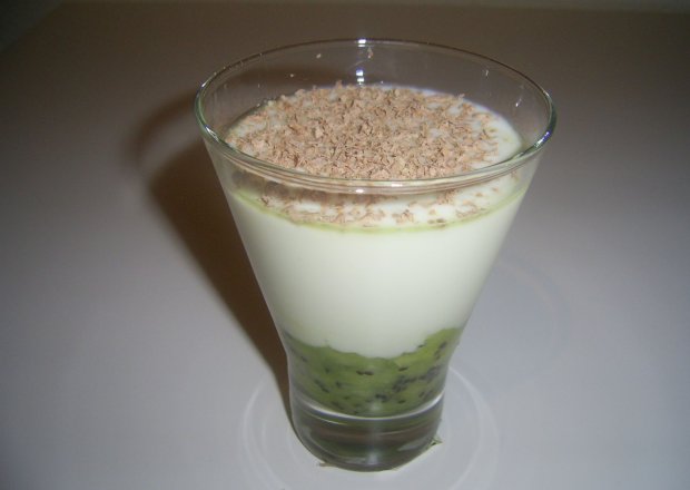 Fotografia przedstawiająca Jogurt z kiwi