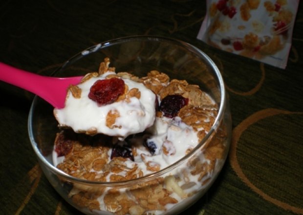Fotografia przedstawiająca Jogurt z musli