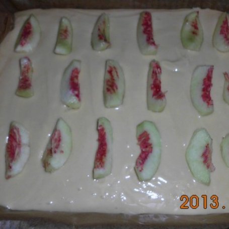 Krok 2 - Jogurtowe ciasto z brzoskwiniami foto