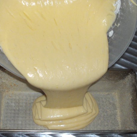 Krok 3 - jogurtowe ciasto z nutą cytryny... foto