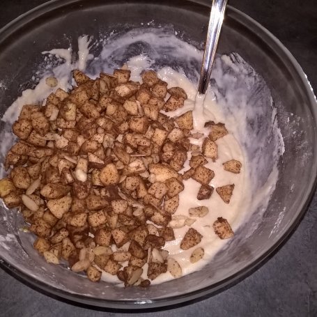 Krok 5 - Jogurtowe muffinki z jabłkiem, cynamonem i migdałami foto