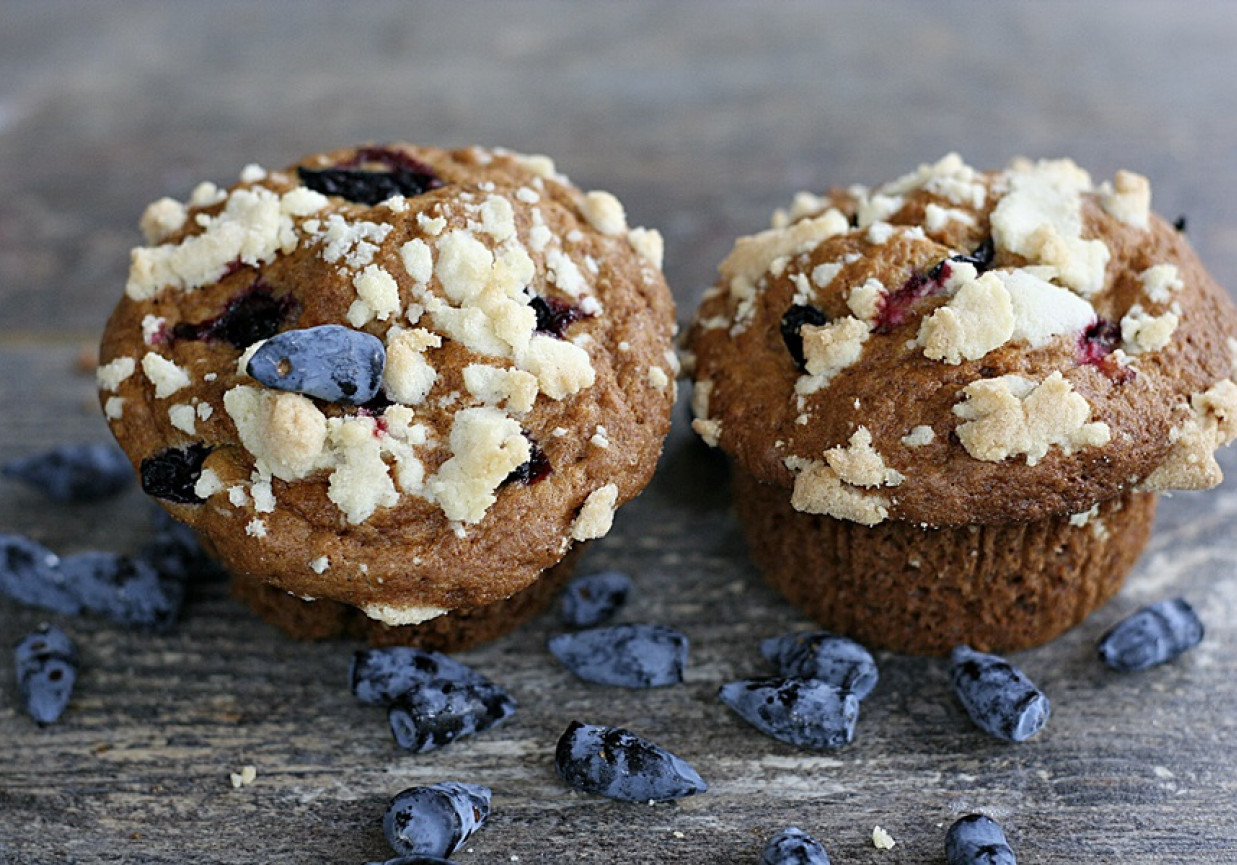 Jogurtowe muffinki z jagodami i kruszonką foto