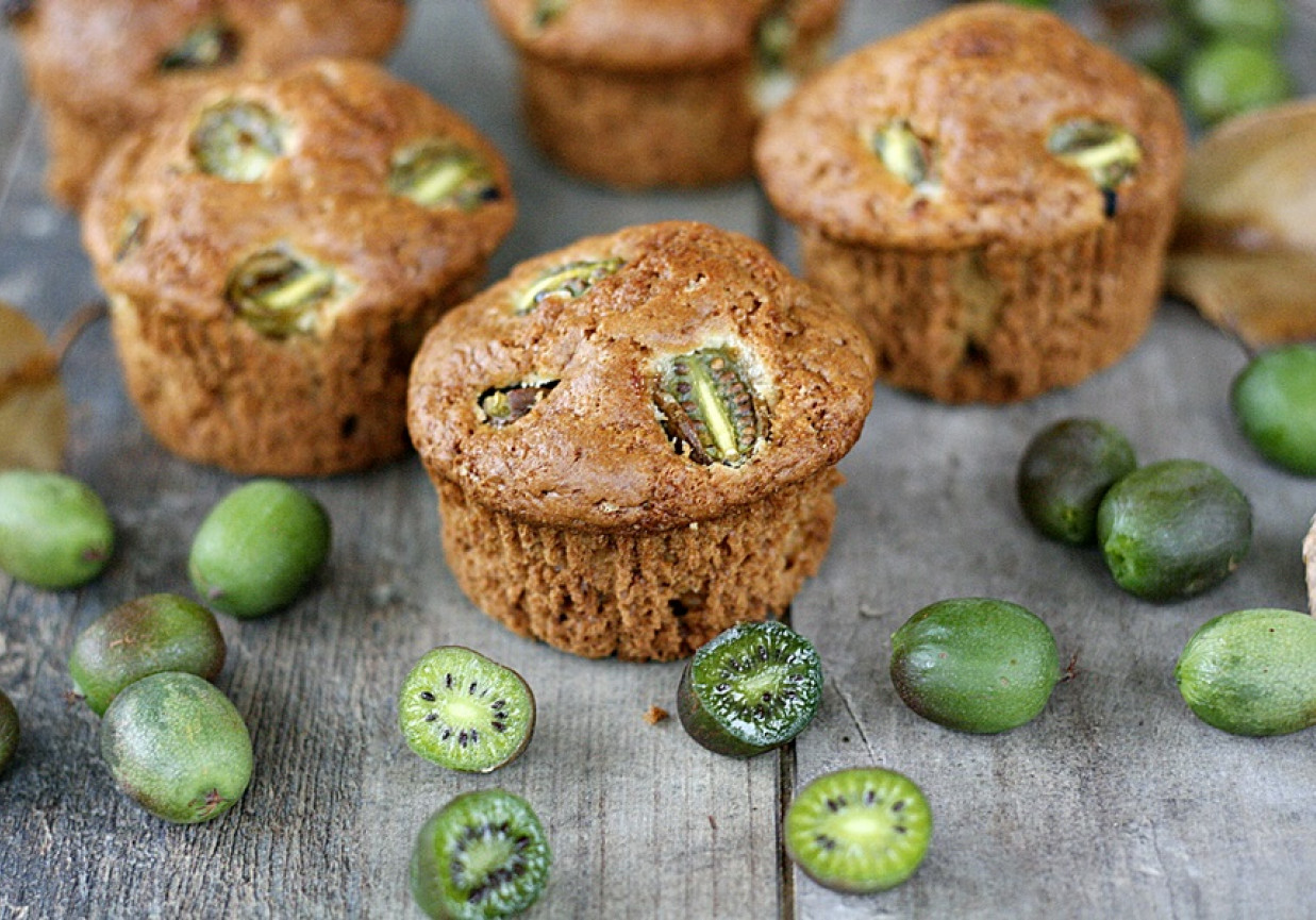 Jogurtowe muffinki z mini kiwi foto