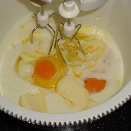 Krok 1 - Jogurtowe placuszki z truskawkami foto