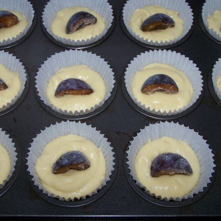 Krok 4 - Jogurtowo i śliwkowo, czyli muffinki deserowo :) foto