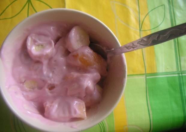 Fotografia przedstawiająca jogurtowo-owocowe inspiracje