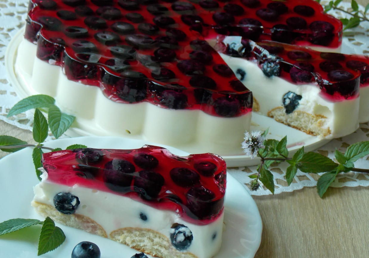Jogurtowy deser z borówkami amerykańskimi foto