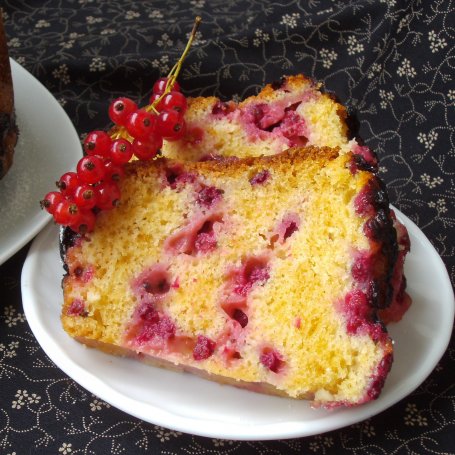 Krok 8 - jogurtowy porzeczkowiec czyli łatwe,tanie,szybkie ciasto... foto