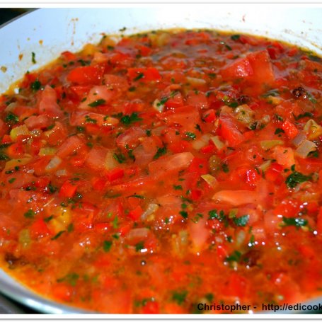 Krok 4 - Kabaczek  w  egzotycznym sosie pomidorowym. foto