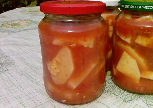 Fotografia przedstawiająca Kabaczek w pomidorach na zimę