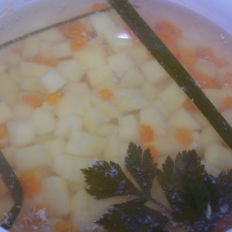 Krok 1 - Kabanos fajna rzecz, czyli zupa z kiełbasianym wsadem :) foto
