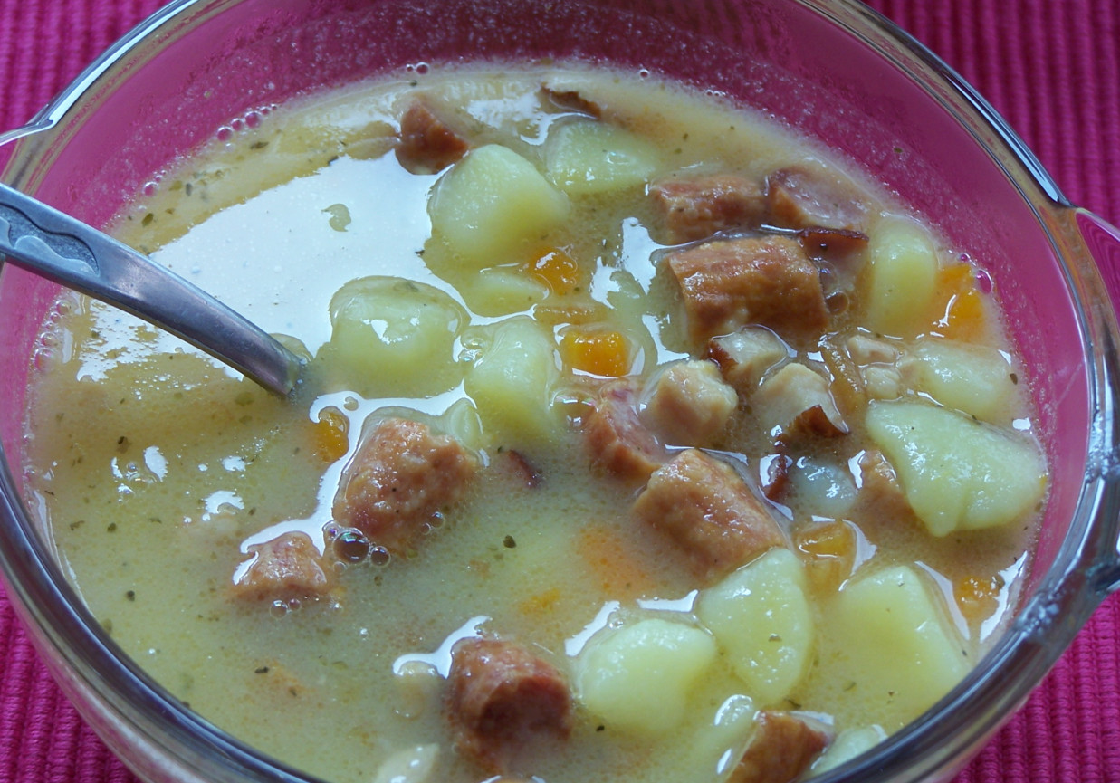 Kabanos fajna rzecz, czyli zupa z kiełbasianym wsadem :) foto