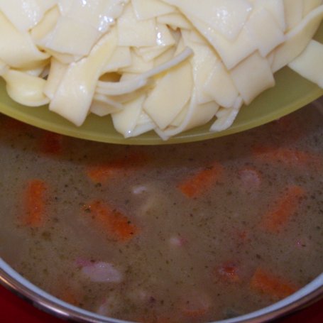 Krok 6 - Kabanos z makaronem, czyli zupa nawet smaczna :) foto
