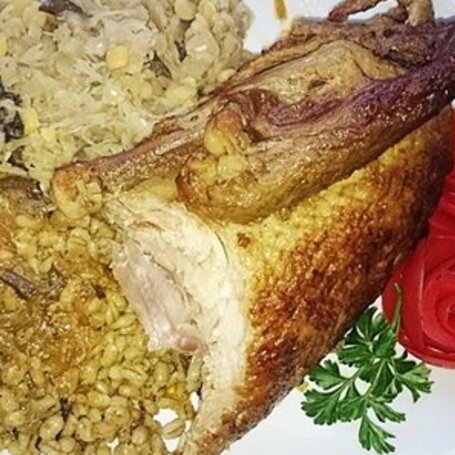 Krok 9 - Kaczka Eli faszerowana pęczakiem z grzybami foto