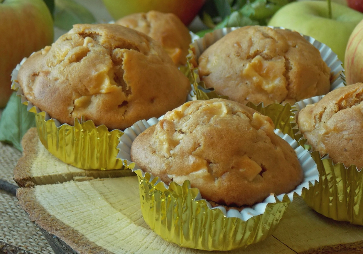 Kajmakowe muffinki z jabłkami i masłem orzechowym foto