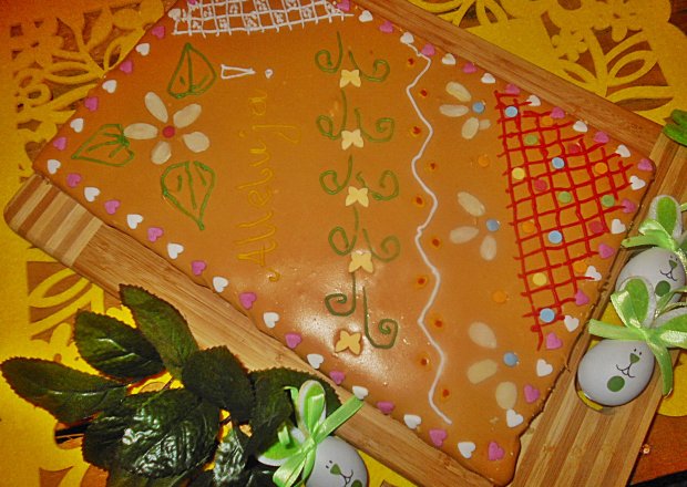Fotografia przedstawiająca Kajmakowy mazurek z dżemem brzoskwiniowym