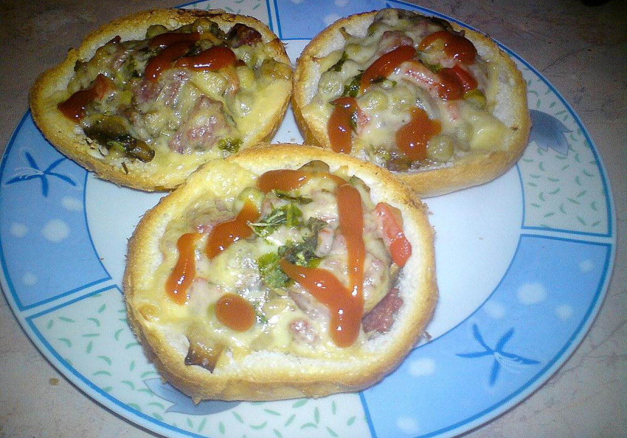 Kajzerkowe mini pizze foto