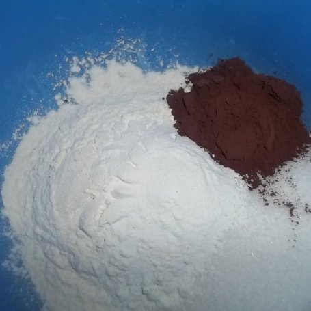 Krok 1 - Kakaowe ciasteczka z gruszką foto