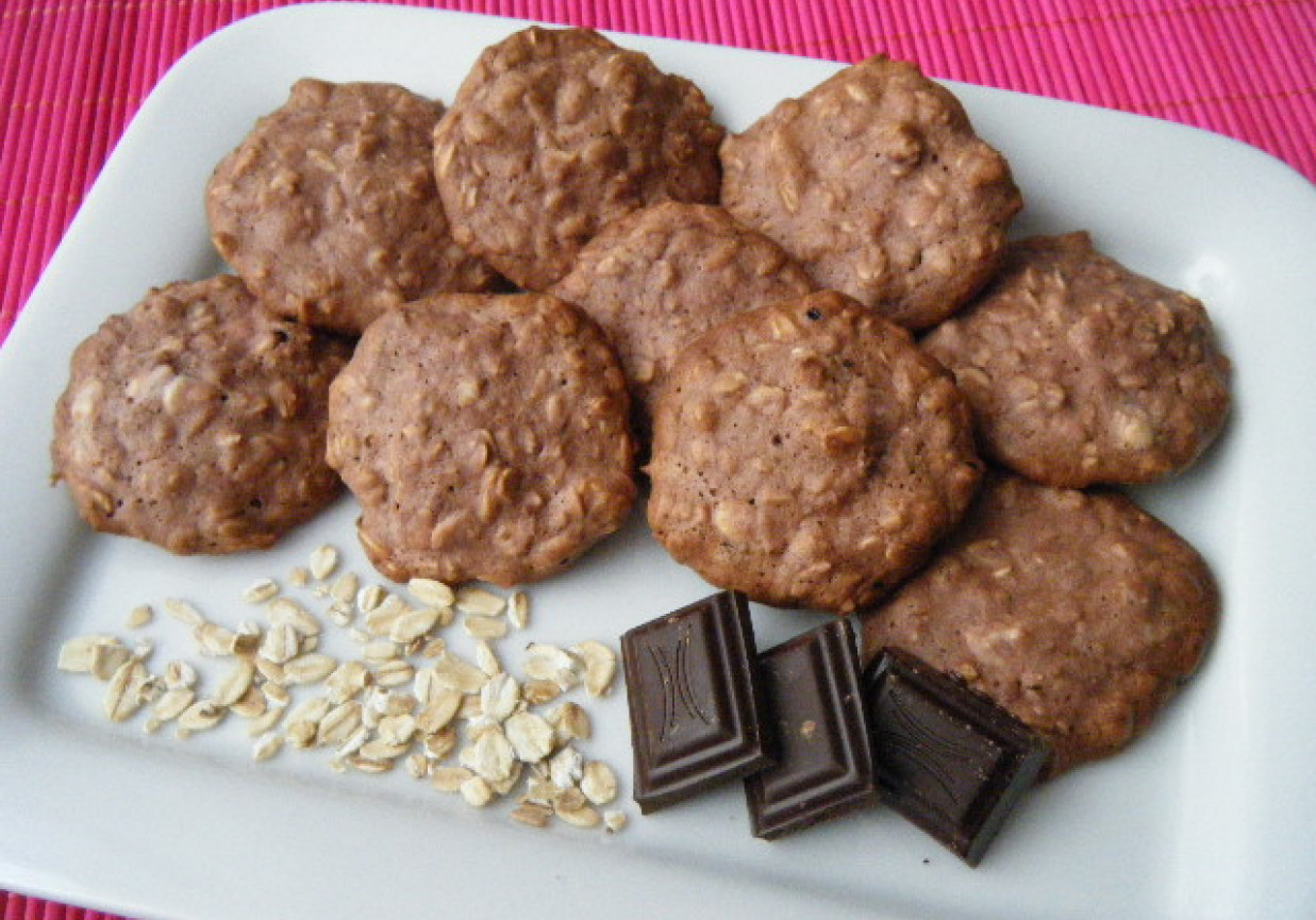 Kakaowe ciasteczka z płatków owsianych foto