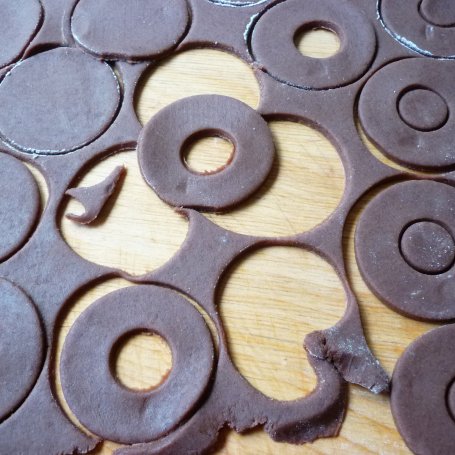 Krok 4 - Kakaowe ciasteczka z ziarnami słonecznika foto