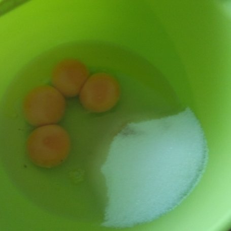Krok 2 - Kakaowe ciasto z oliwą i cukinią foto